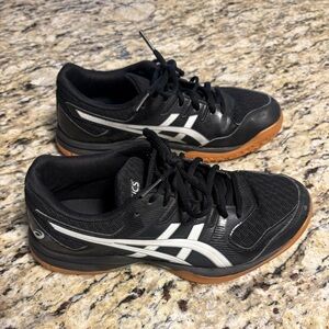 Asics volleyball shoes